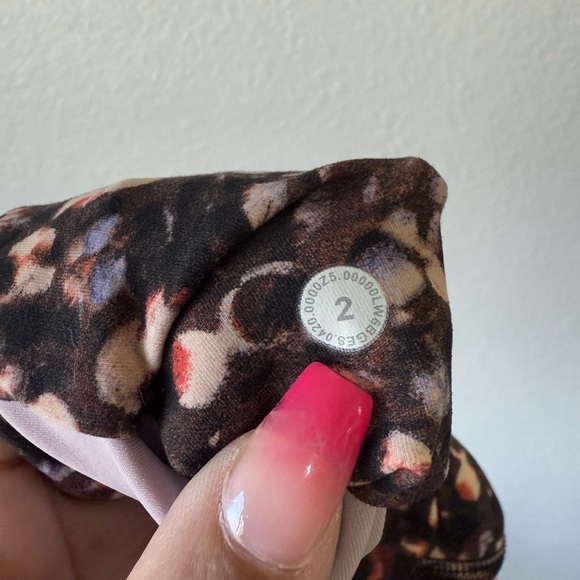 Lululemon Invigorate High Rise Crop 23" Leggings Size 2 - Picture 10 of 10